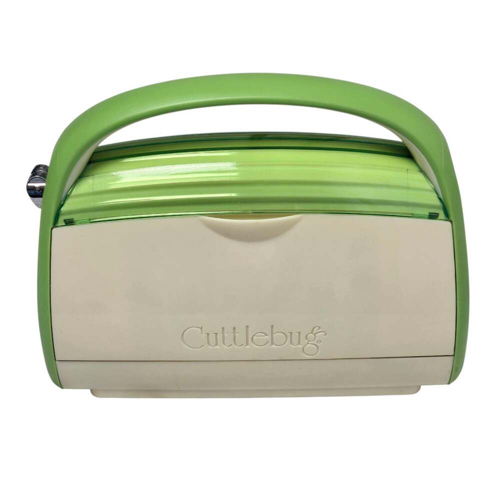 Cutterbug Plastic Die Cutting And Embossing Machine No Plates - Picture 1 of 5